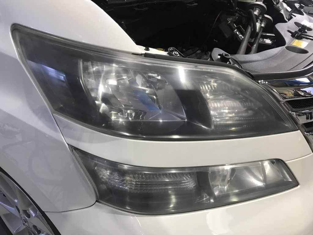 トヨタ　ヴェルファイア　ヘッドライト黄ばみ　ドリームコート施工下処理後
岐阜　岐南町　AVARTH
