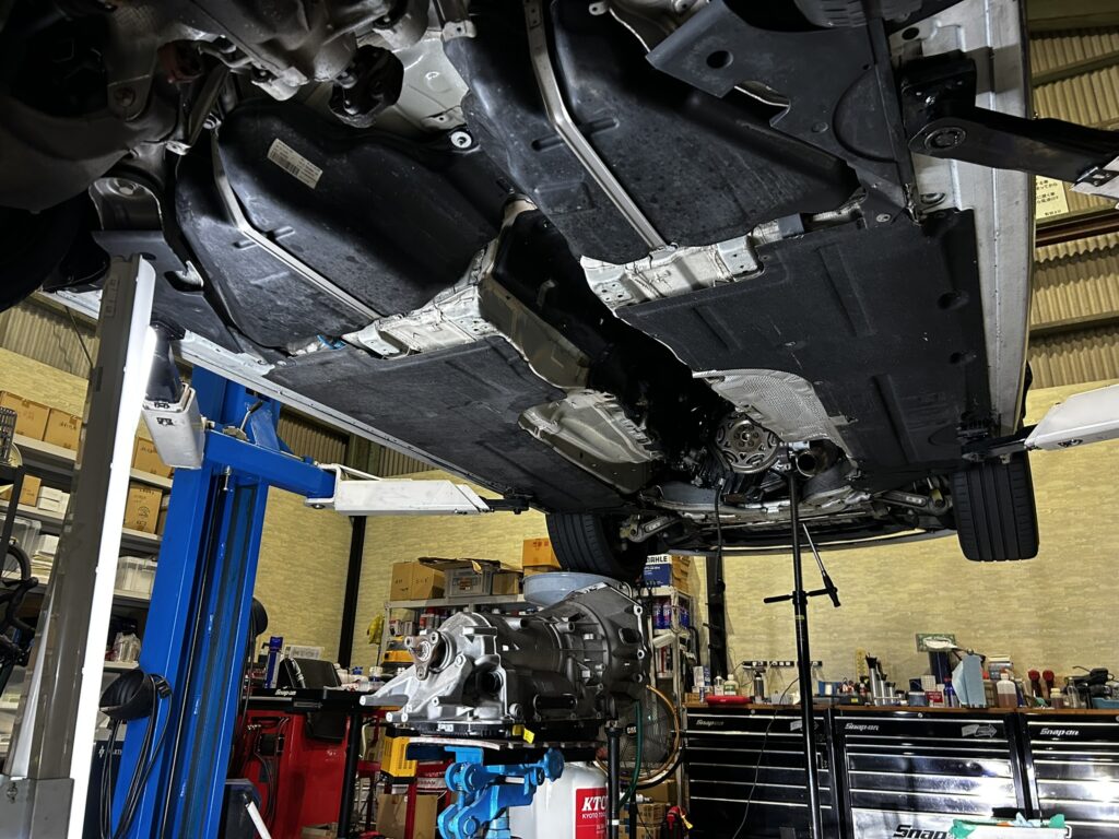 BMW　BMW修理　輸入車修理　オイル漏れ　F11　F10　５シリーズ
AVARTH　岐阜　愛知　三重　静岡
AT脱着　ミッション脱着