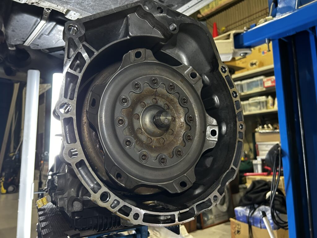 BMW　BMW修理　輸入車修理　オイル漏れ　F11　F10　５シリーズ
AVARTH　岐阜　愛知　三重　静岡
AT脱着　ミッション脱着