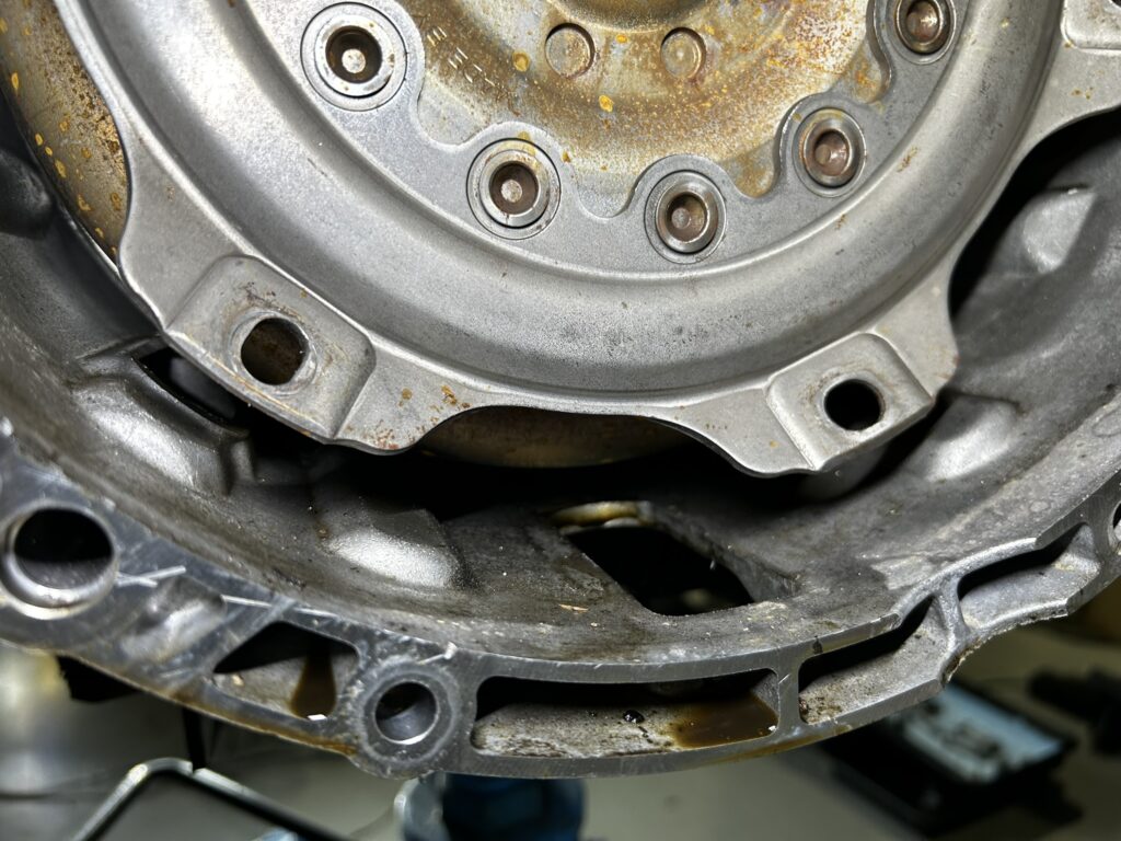 BMW　BMW修理　輸入車修理　オイル漏れ　F11　F10　５シリーズ
AVARTH　岐阜　愛知　三重　静岡
AT脱着　ミッション脱着