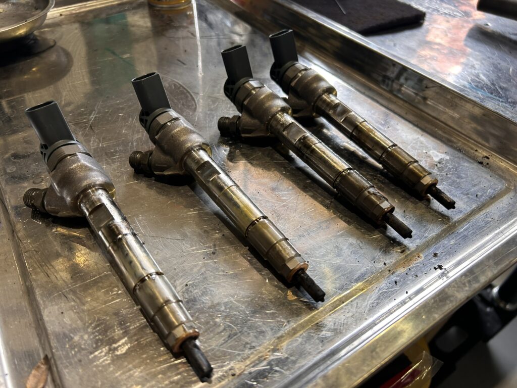 マツダ　アクセラスポーツ　ディーゼル　インジェクタ　燃料　AVARTH　岐阜
