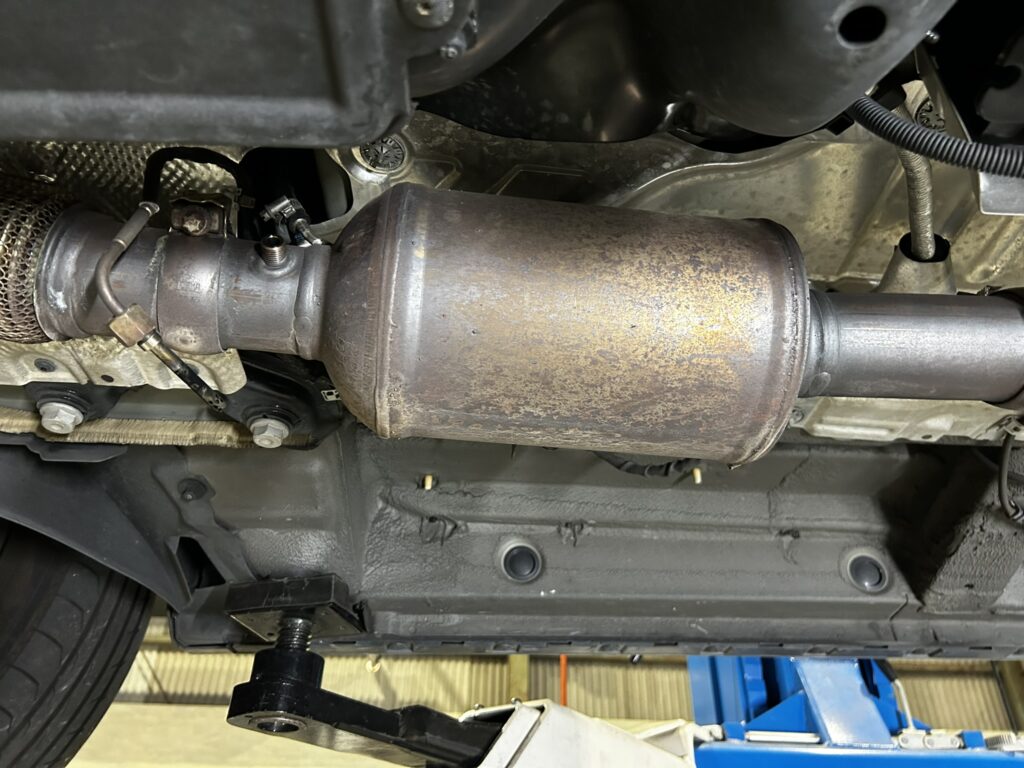 AVARTH　岐阜　岐南町　メルセデス　ベンツ　W４４７　ディーゼル　DPF洗浄　AUTEL　
輸入車修理　チェックランプ点灯　DPF