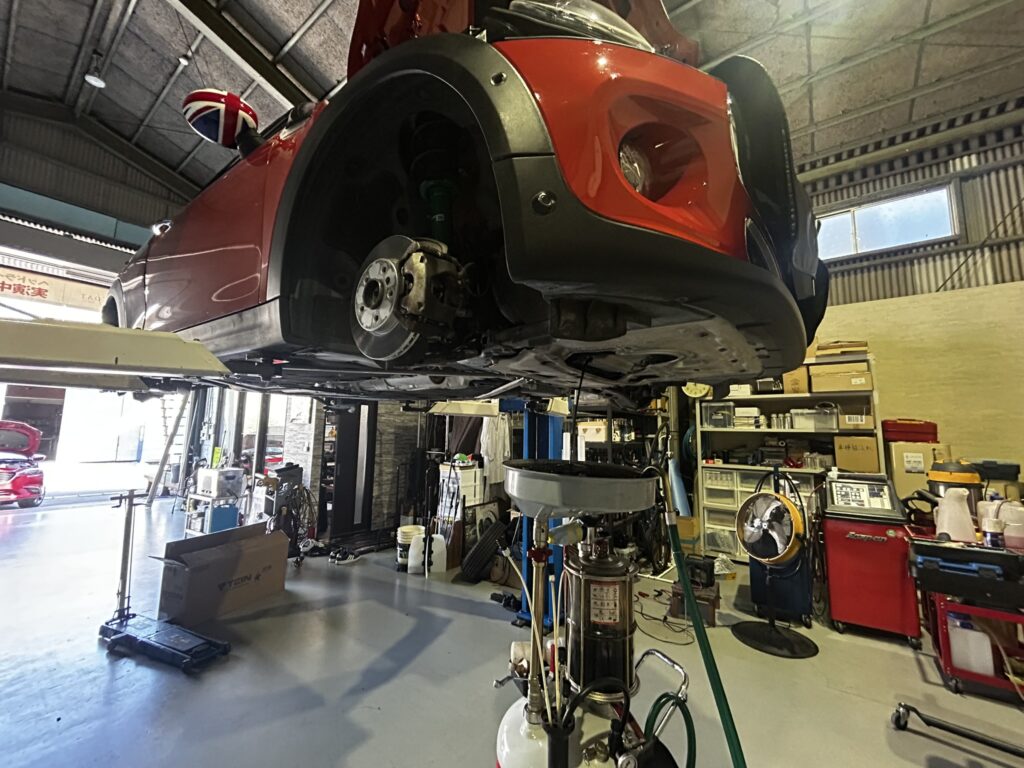 AVARTH 岐阜 岐南町 MINI MINI修理 足回り修理 異音修理 BMW 岐阜BMW 岐阜MINI テイン アブソーバー交換 ショック交換 大垣 各務原 一宮 オイル交換