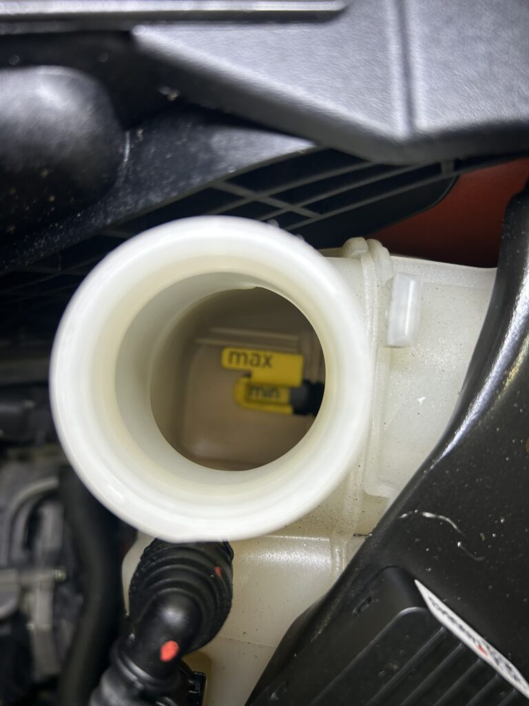 AVARTH 岐阜 岐南町 MINI MINI修理 足回り修理 異音修理 BMW 岐阜BMW 岐阜MINI テイン アブソーバー交換 ショック交換 大垣 各務原 一宮 LLC交換