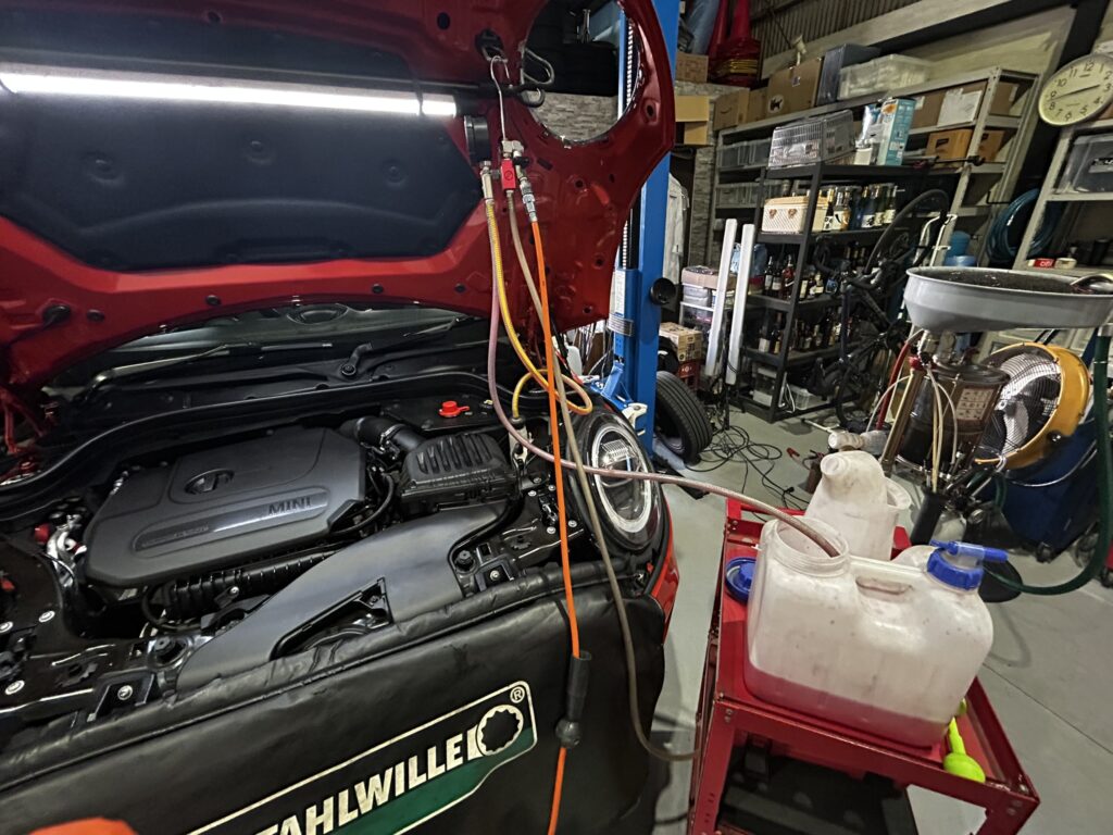 AVARTH 岐阜 岐南町 MINI MINI修理 足回り修理 異音修理 BMW 岐阜BMW 岐阜MINI テイン アブソーバー交換 ショック交換 大垣 各務原 一宮 LLC交換 プロステップ