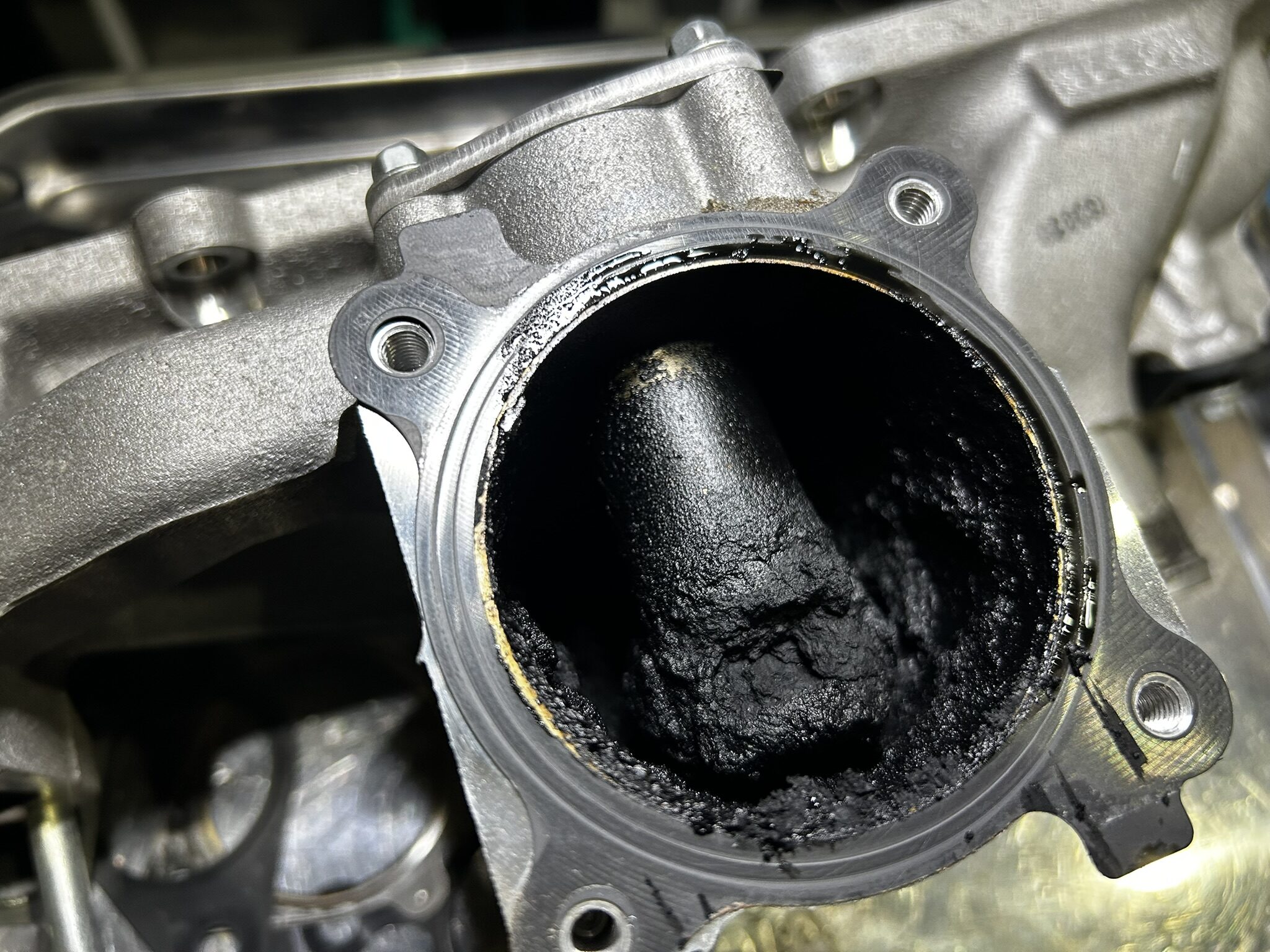 マツダ　アテンザ　ディーゼル　煤洗浄　インテーク　AVARTH　岐阜　瑞浪　岐南町　大垣　愛知　三重　長野　EGR流量異常　DPF