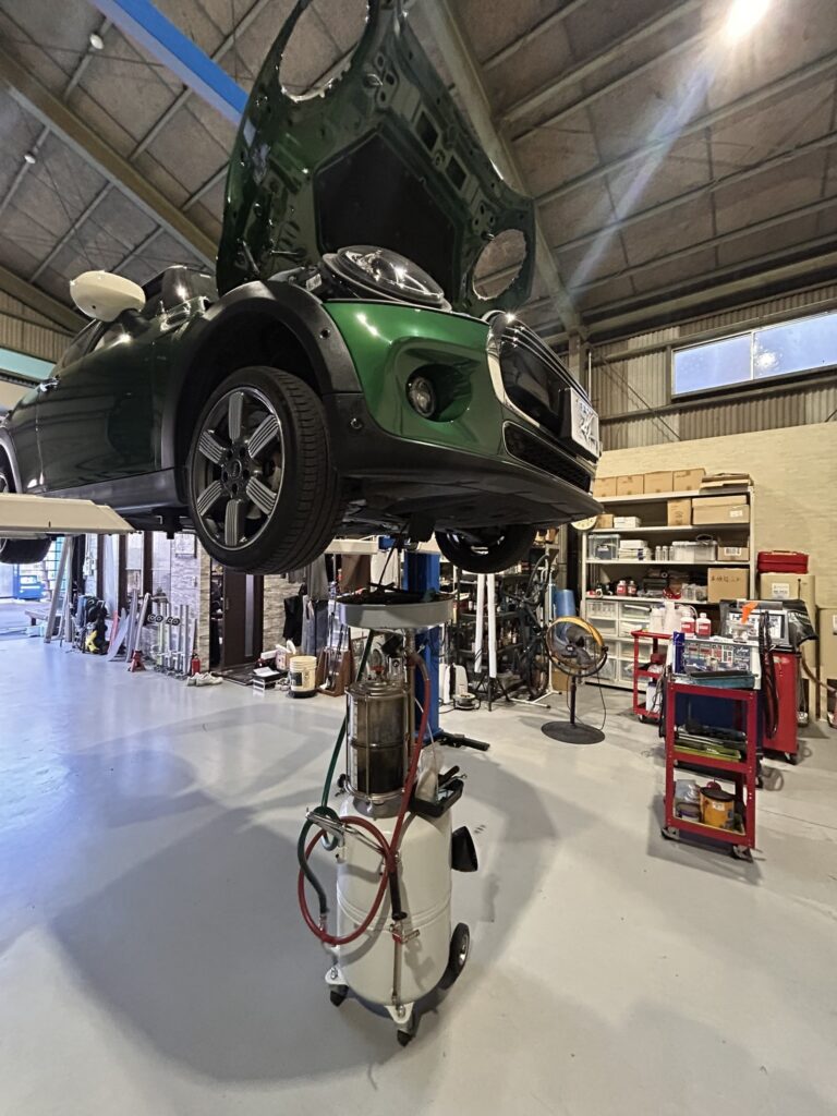 岐阜 AVARTH MINI BMW 岐南町 一宮 大垣 各務原 愛知 三重 名古屋 F56 MINI修理 オイル交換 ブレーキ交換 点検 診断 ディクセル パッド交換