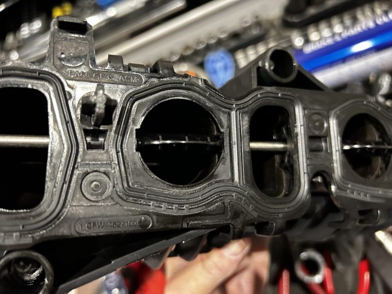 岐阜 AVARTH BMW F30 3シリーズ EGR流量異常 煤洗浄 岐阜BMW 岐南町 大垣 一宮 各務原 岡崎 三河 インマニ 煤 スワールバルブ